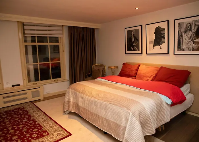 Red Light District B & B Canal View