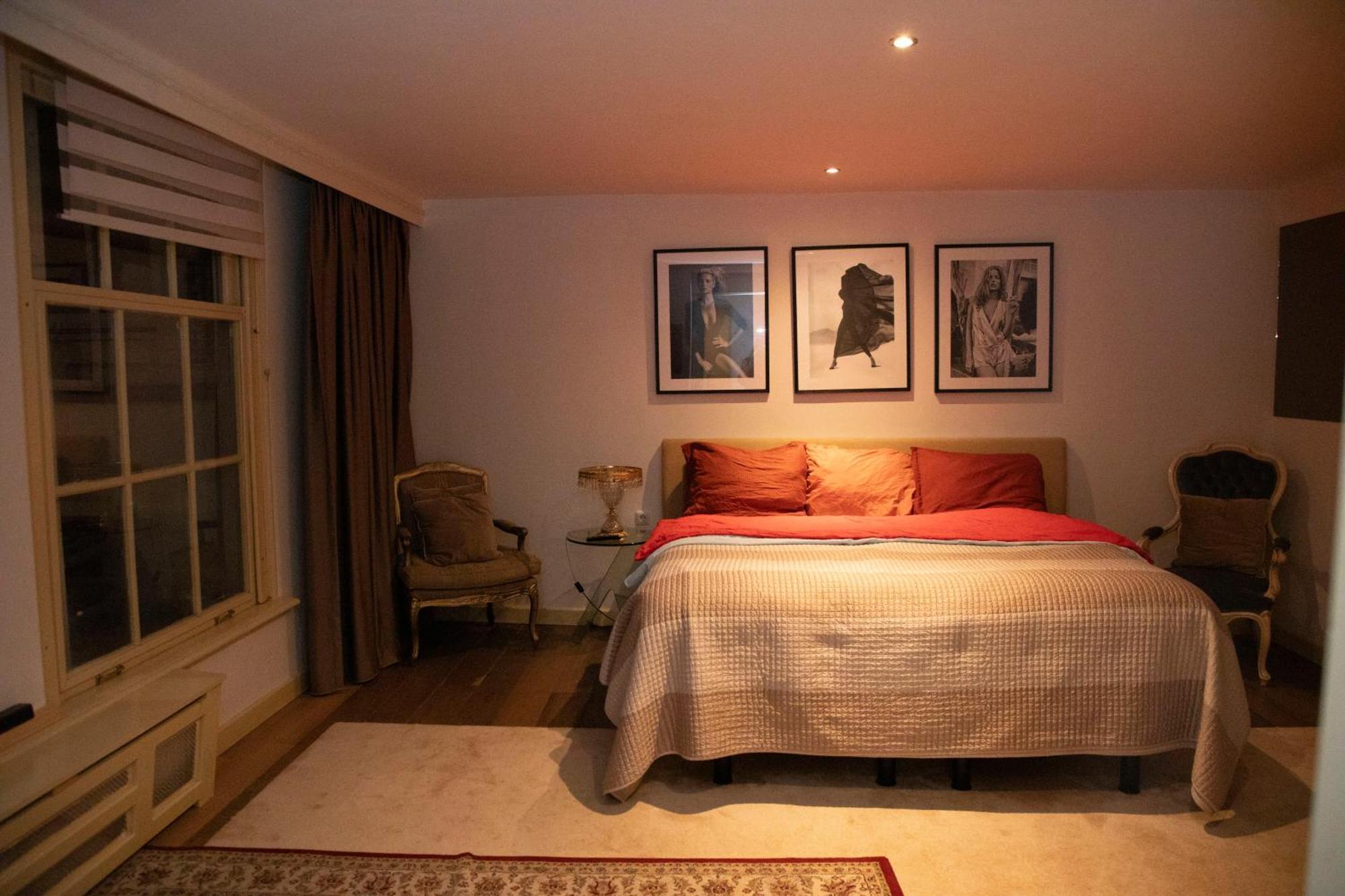 Red Light District Canal View Bed & Breakfast Amsterdam